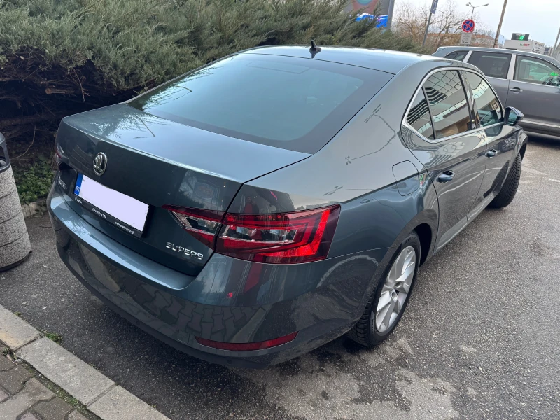 Skoda Superb, снимка 6 - Автомобили и джипове - 48701193