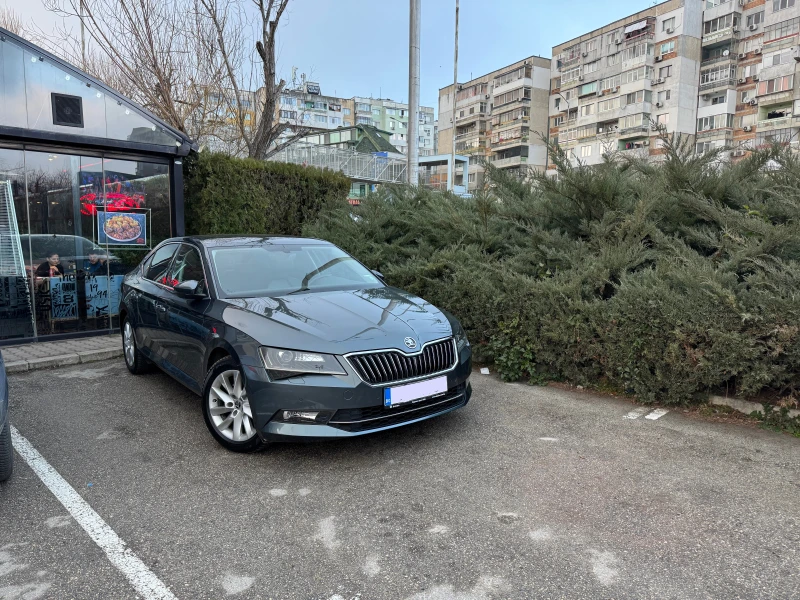 Skoda Superb, снимка 4 - Автомобили и джипове - 48701193