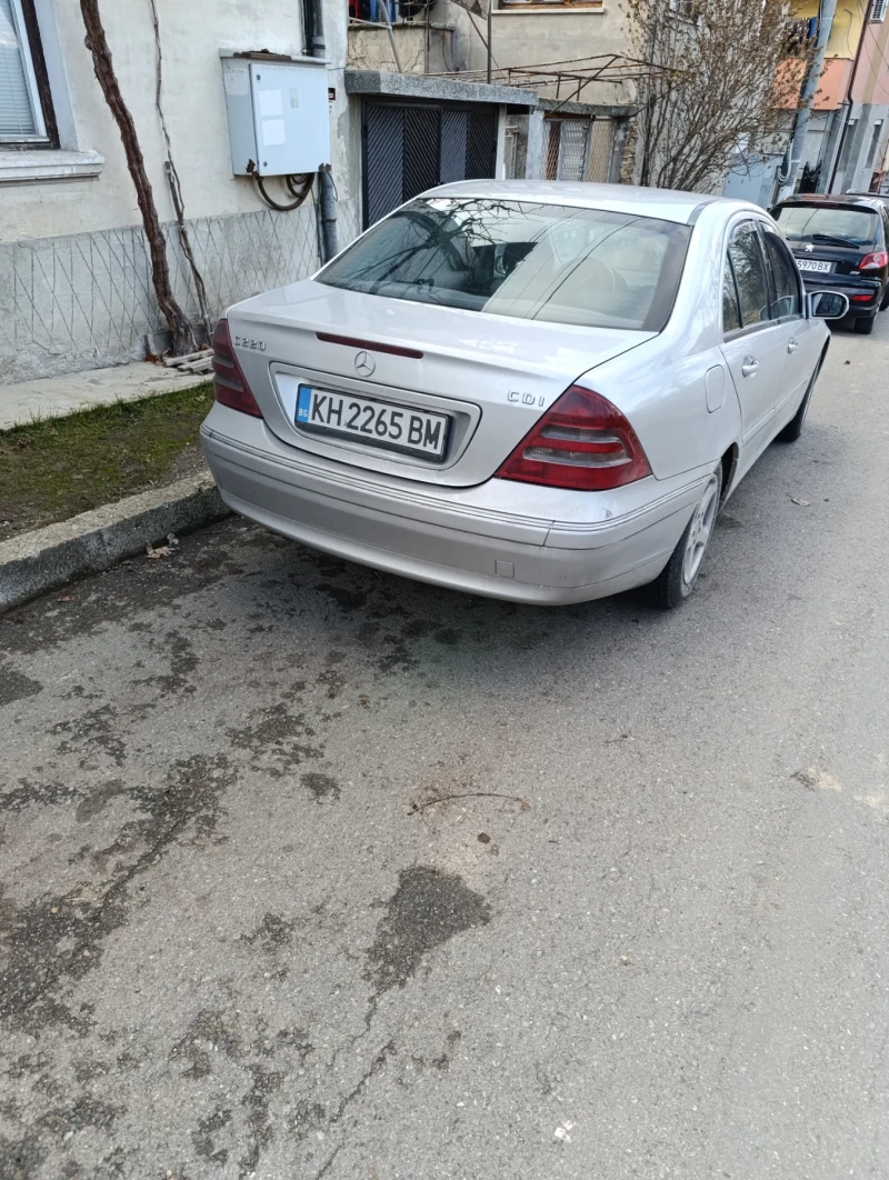 Mercedes-Benz 220 Седан, снимка 5 - Автомобили и джипове - 48484013