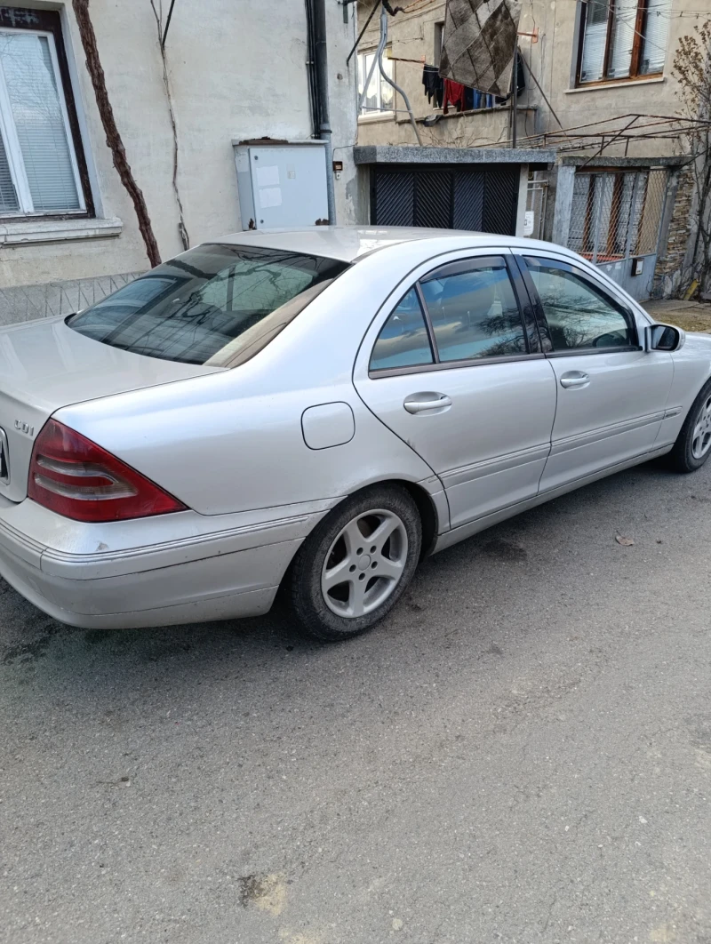 Mercedes-Benz 220 Седан, снимка 6 - Автомобили и джипове - 48484013