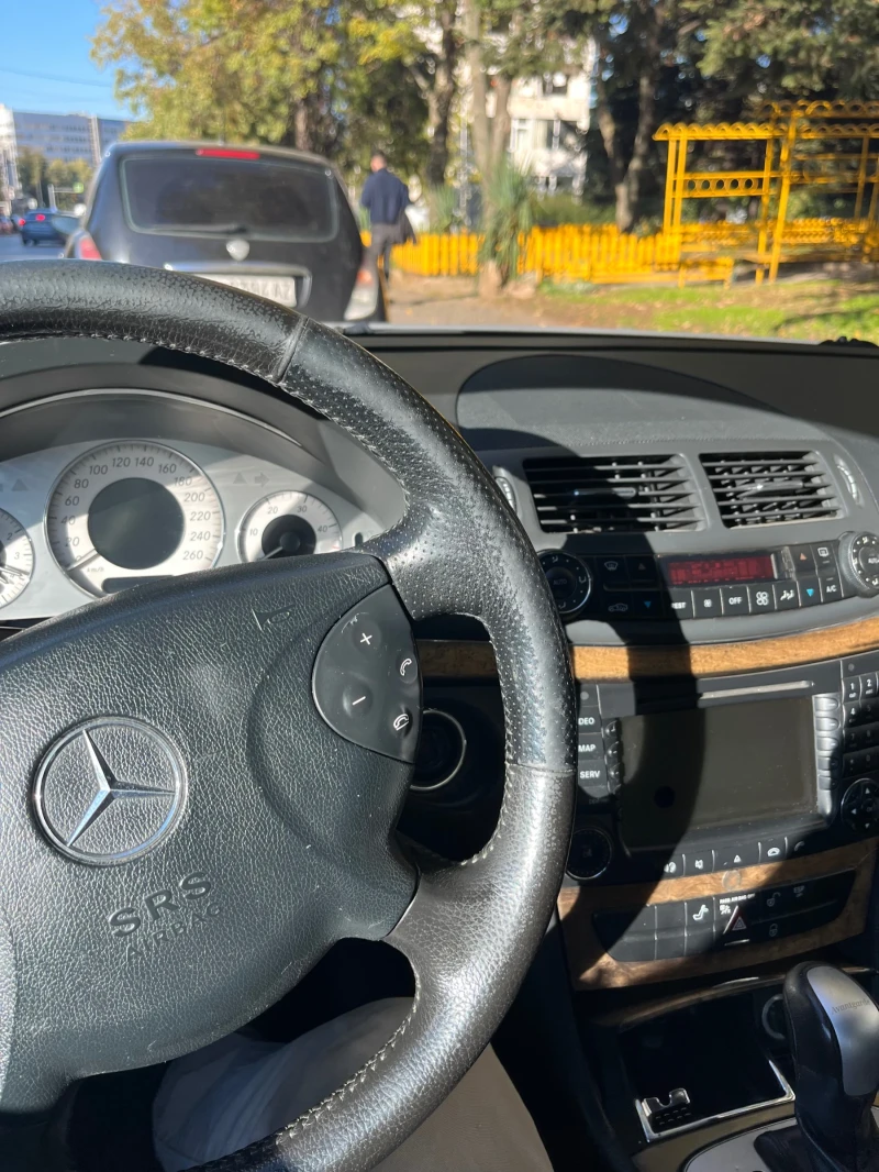 Mercedes-Benz E 320, снимка 7 - Автомобили и джипове - 49301918