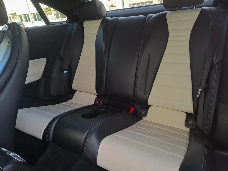 Mercedes-Benz E 220 AMG Coupe FULL, снимка 12 - Автомобили и джипове - 52477721