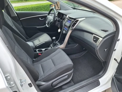 Hyundai I30 1.4GRDI Comfort Line!, снимка 12 - Автомобили и джипове - 54566363