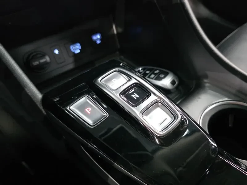Hyundai Sonata 2.0 MODERN, снимка 9 - Автомобили и джипове - 55087596