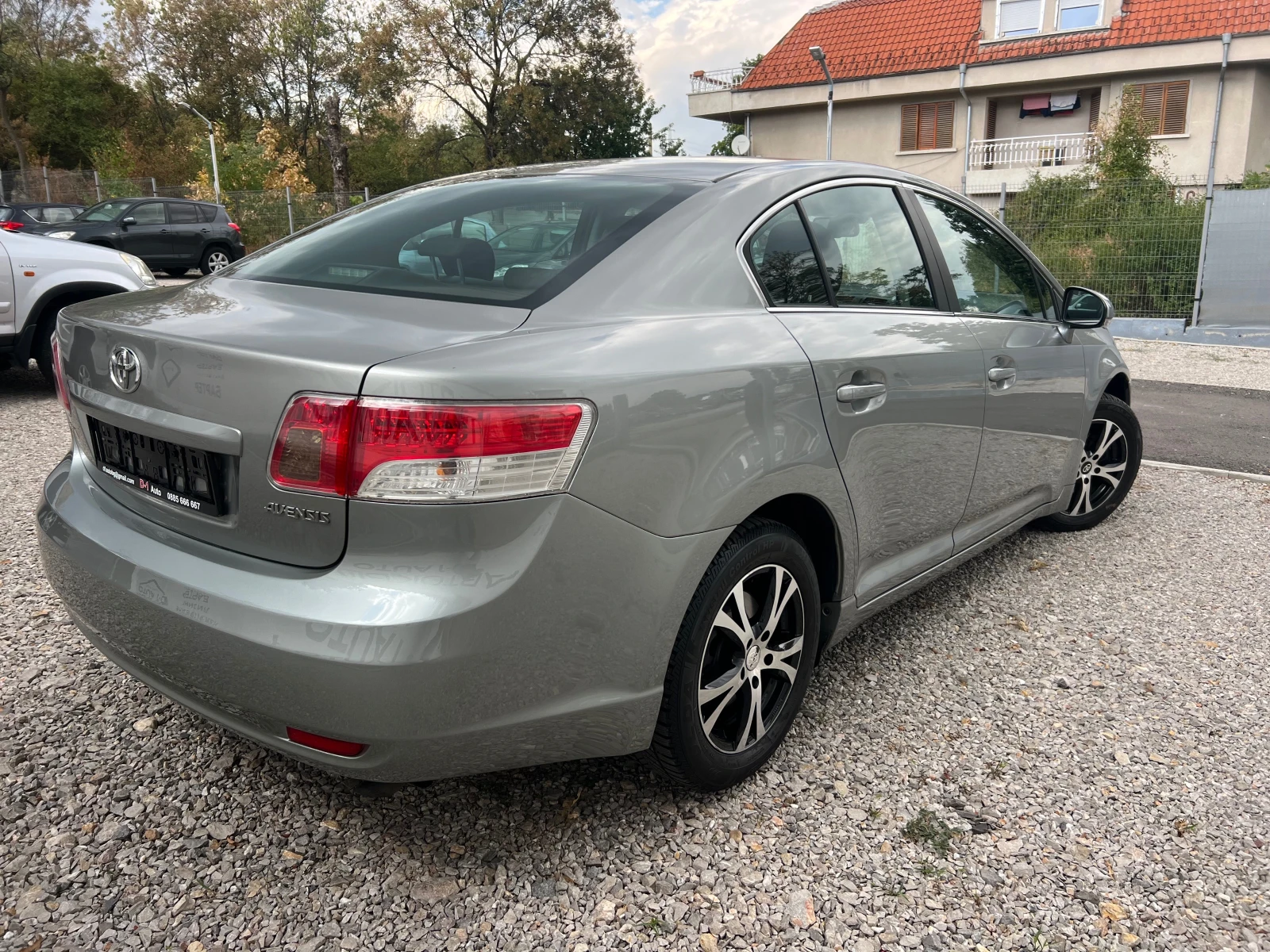 Toyota Avensis 1.6-SOLL - изображение 4