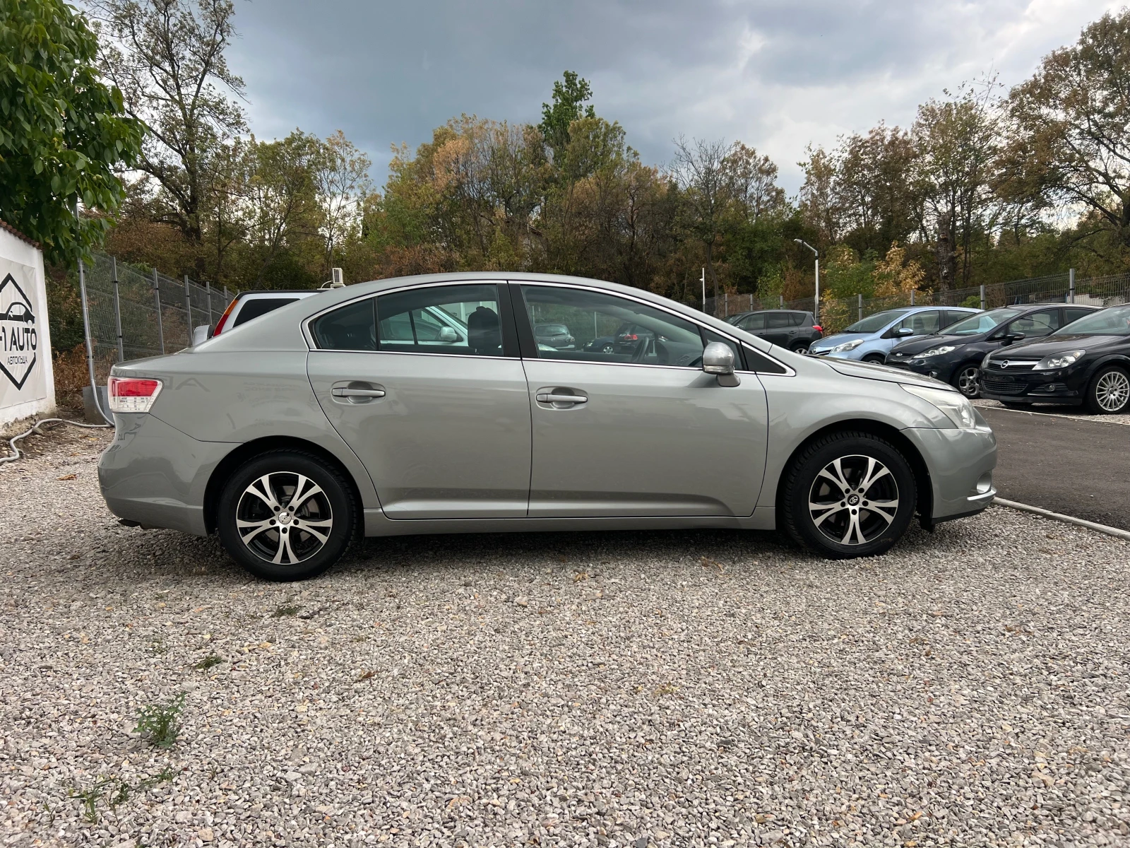 Toyota Avensis 1.6-SOLL - изображение 7