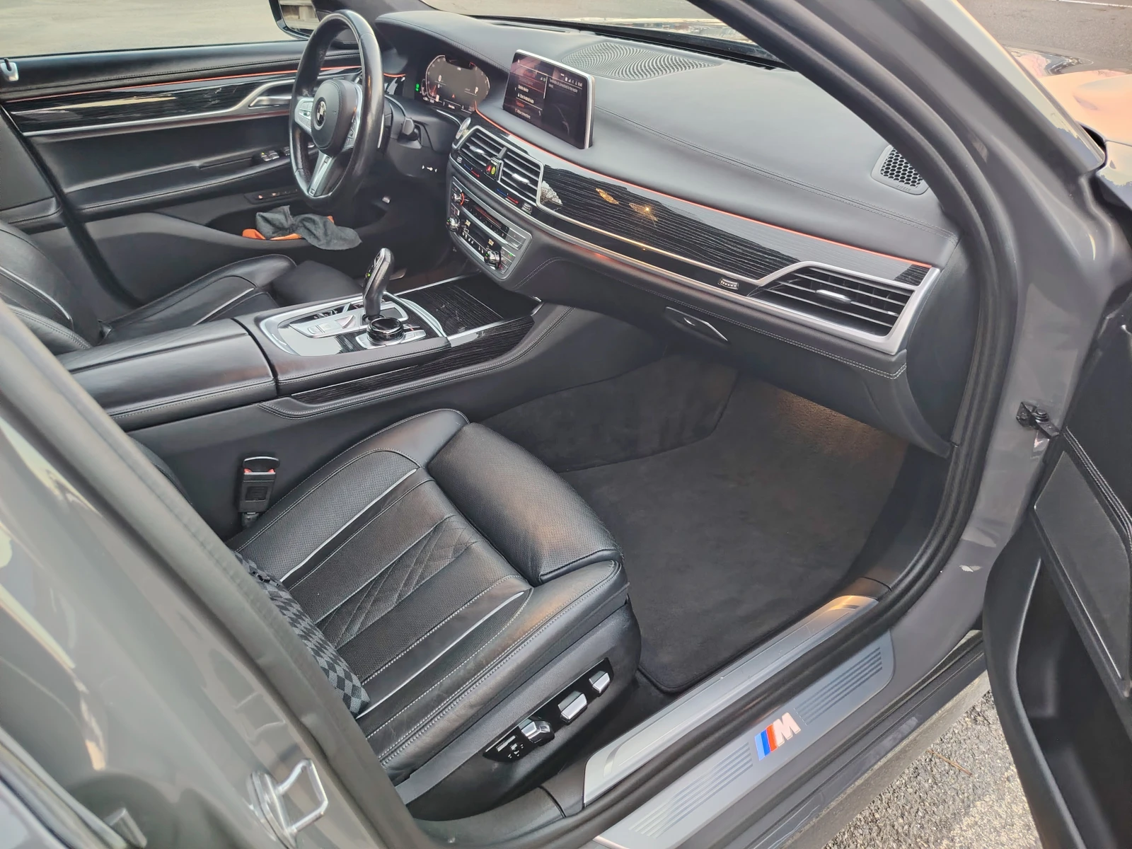 BMW 750 I L X-drive  - изображение 6