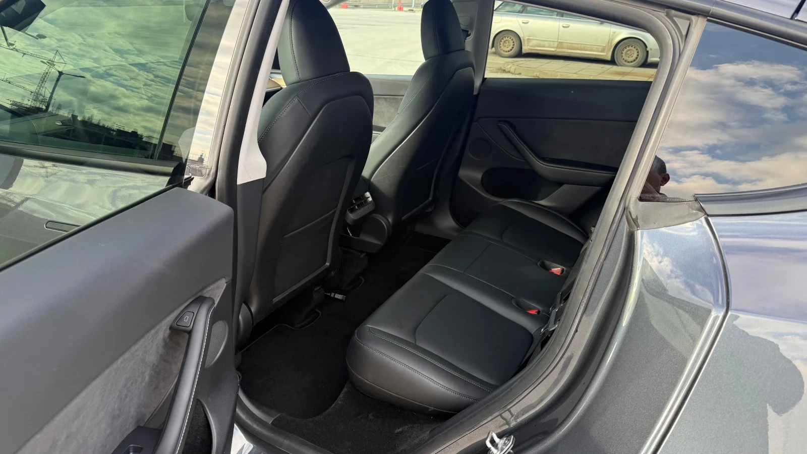 Tesla Model Y LONG RANGE DUAL MOTOR SOH 92% - изображение 10