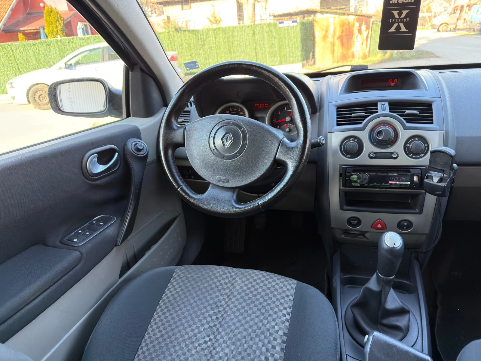Renault Megane 1.5 DCI, снимка 12 - Автомобили и джипове - 53787037