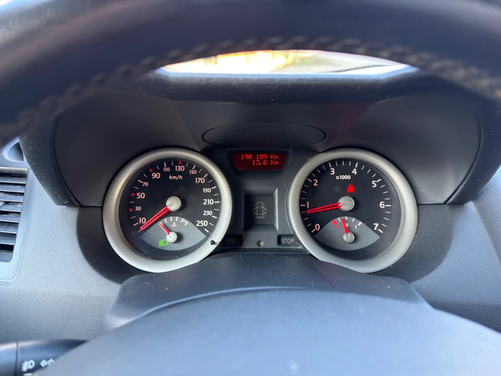 Renault Megane 1.5 DCI, снимка 15 - Автомобили и джипове - 53787037