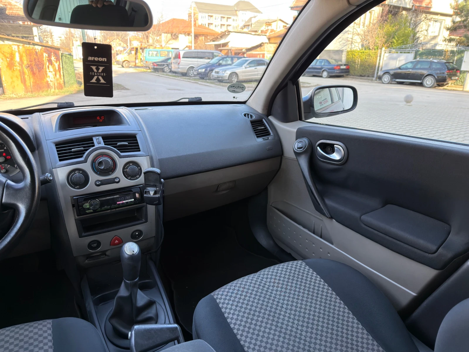 Renault Megane 1.5 DCI, снимка 13 - Автомобили и джипове - 53787037