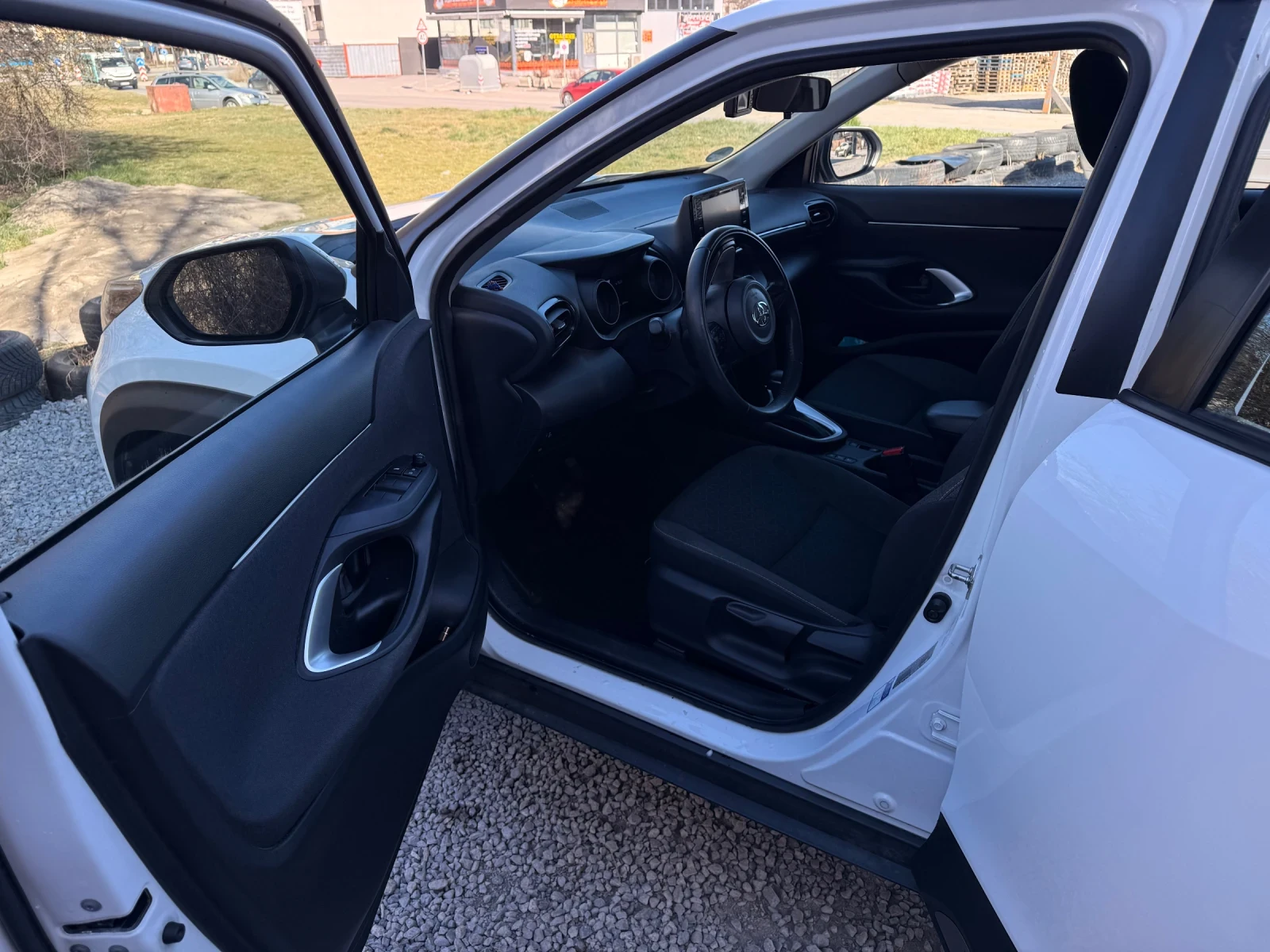 Toyota Yaris Cross, снимка 6 - Автомобили и джипове - 53936349