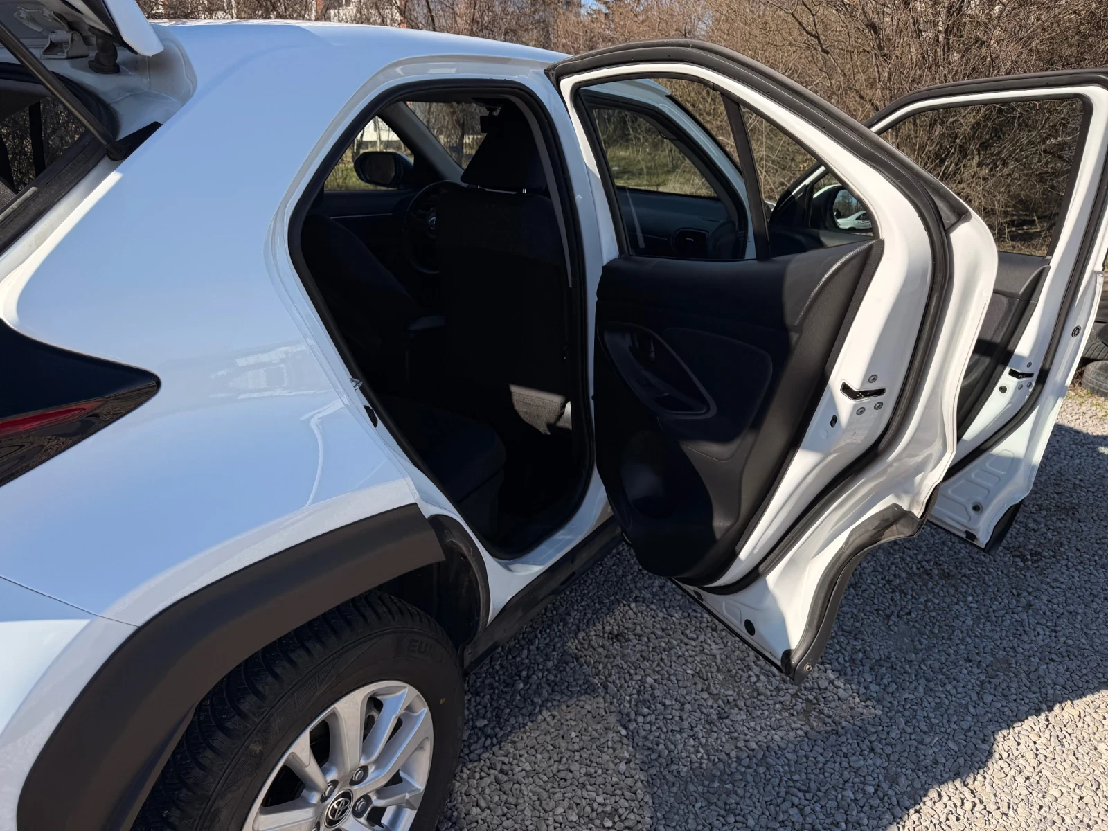 Toyota Yaris Cross, снимка 9 - Автомобили и джипове - 53936349