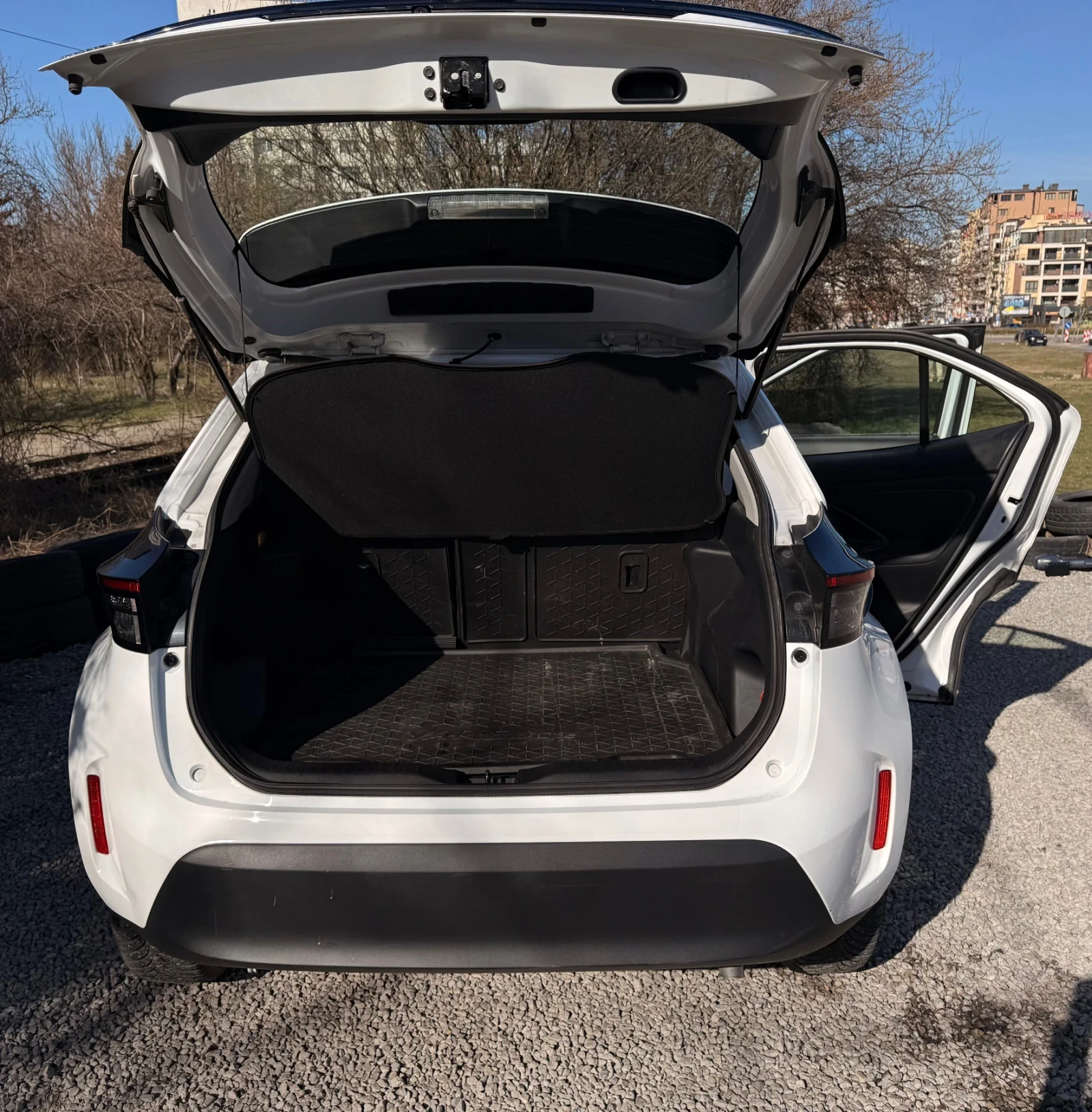 Toyota Yaris Cross, снимка 10 - Автомобили и джипове - 53936349