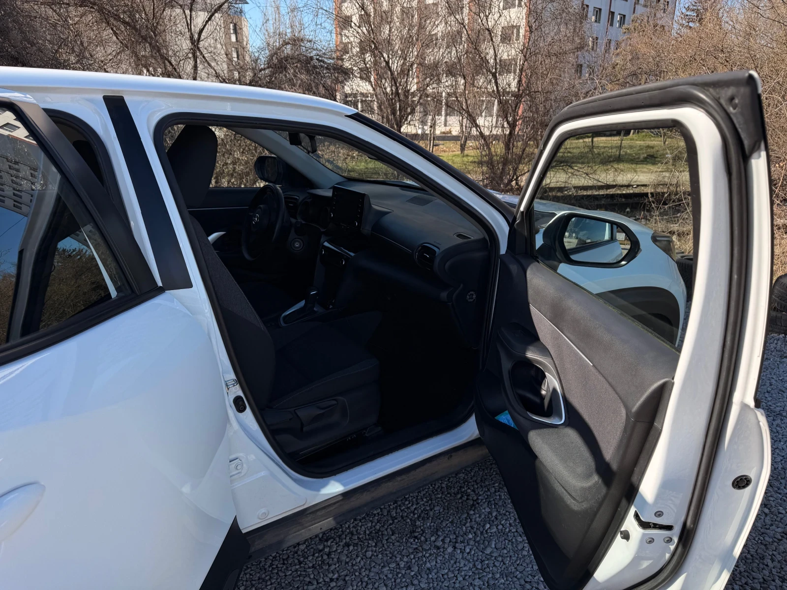 Toyota Yaris Cross, снимка 8 - Автомобили и джипове - 53936349