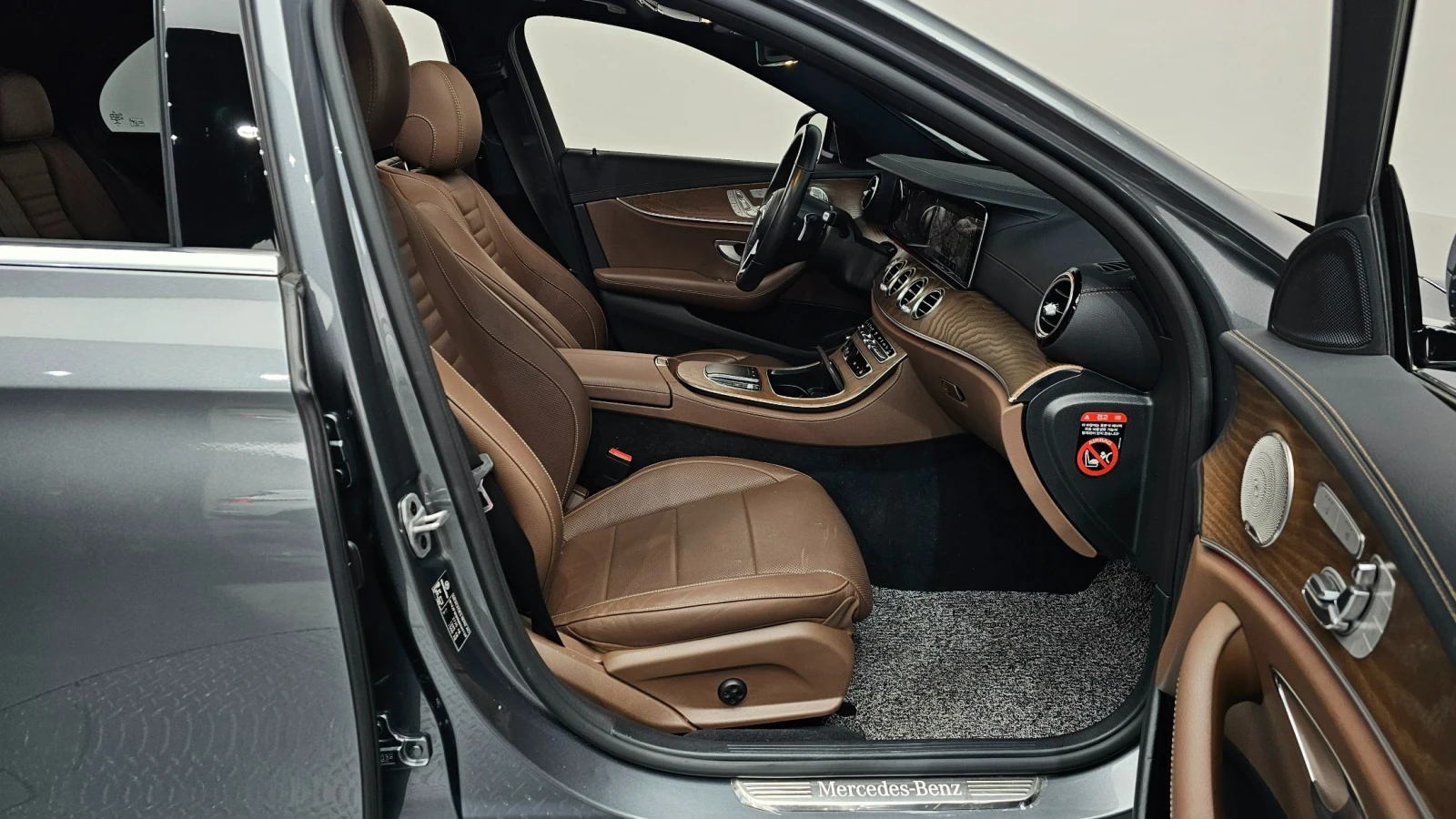 Mercedes-Benz E 300 4MATIC Exclusive | Mobile.bg � ����������� 12