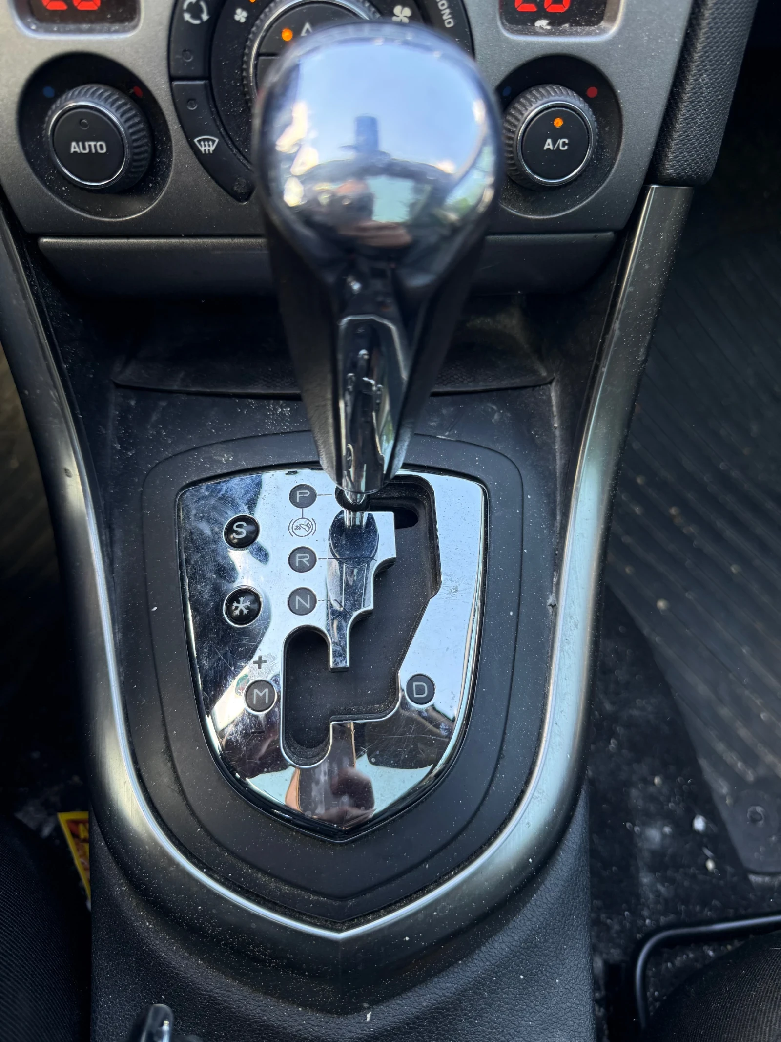 Peugeot 308 2.0HDI АВТОМАТ, снимка 15 - Автомобили и джипове - 54397130