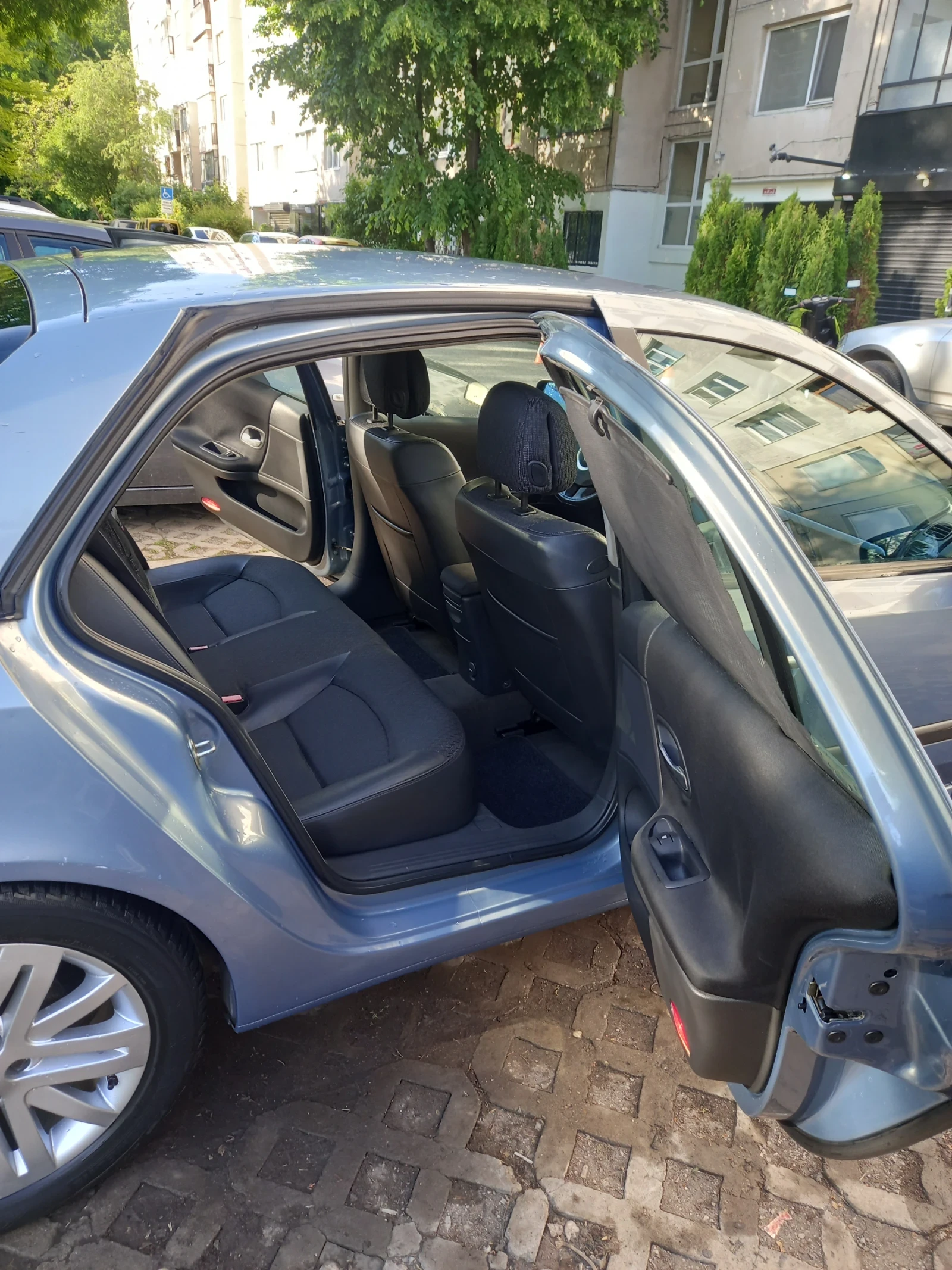 Renault Laguna, снимка 6 - Автомобили и джипове - 54610980