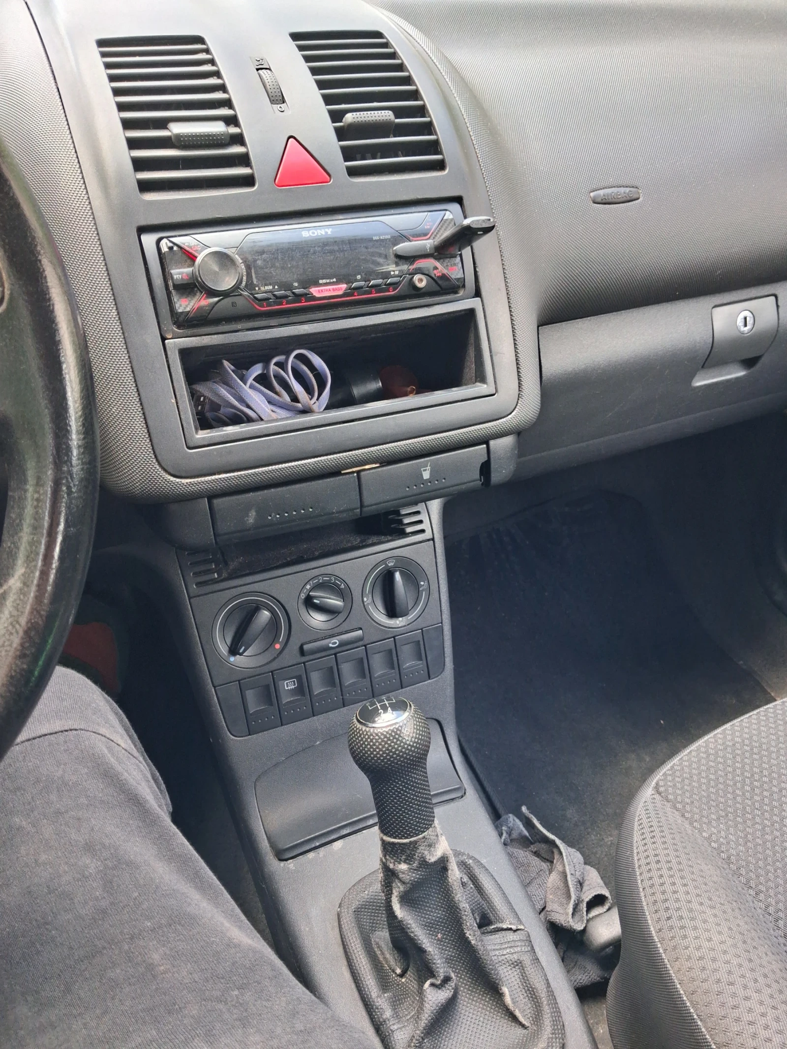 VW Polo, снимка 5 - Автомобили и джипове - 54727382
