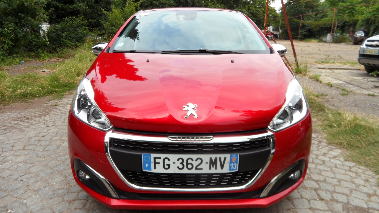 Peugeot 208 TECH EDITION, снимка 2 - Автомобили и джипове - 55014878