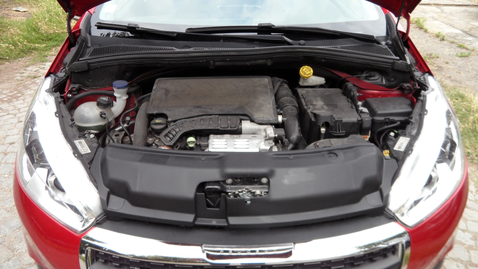 Peugeot 208 TECH EDITION, снимка 3 - Автомобили и джипове - 55014878