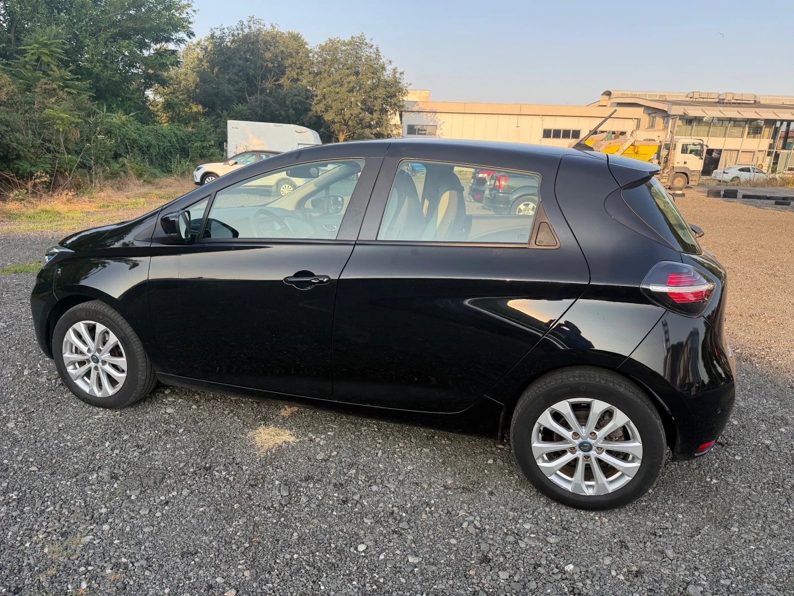 Renault Zoe R110 52 kw гаранция термопомпа, снимка 7 - Автомобили и джипове - 55185460