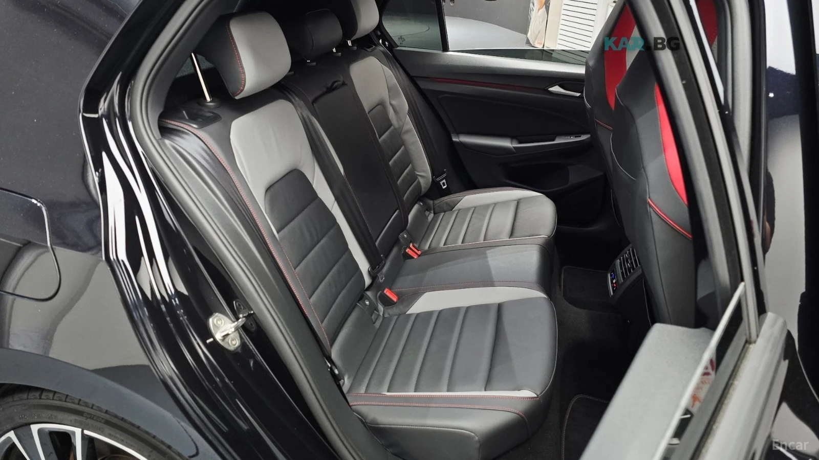 VW Golf 8* 2.0* GTI* ДИСТРОНИК* ПОДГРЕВ* ОБДУХВАНЕ* HUD* , снимка 10 - Автомобили и джипове - 55311162