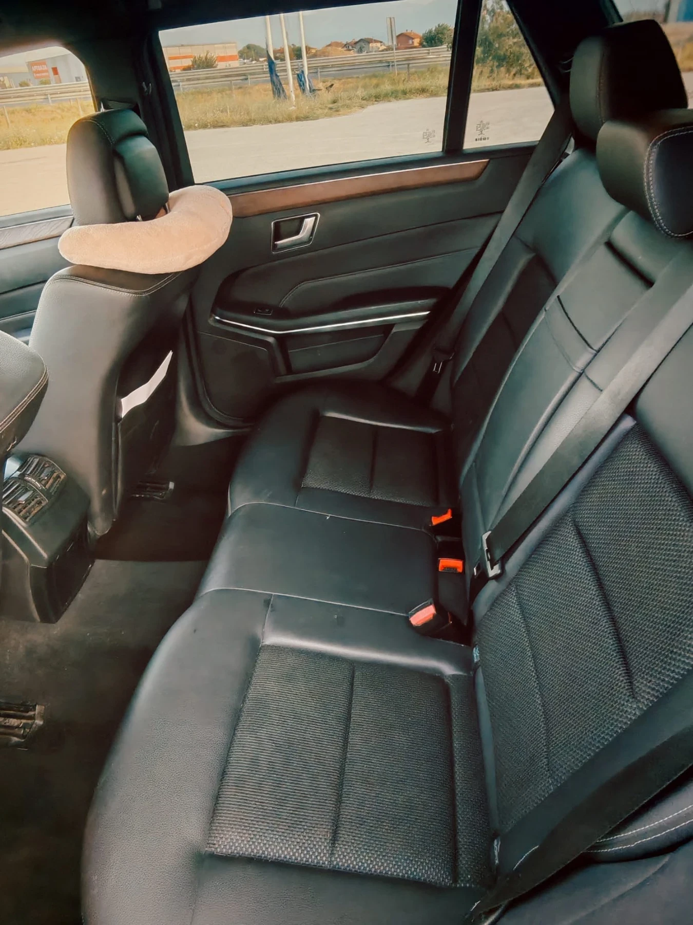 Mercedes-Benz E 200, снимка 2 - Автомобили и джипове - 55373959