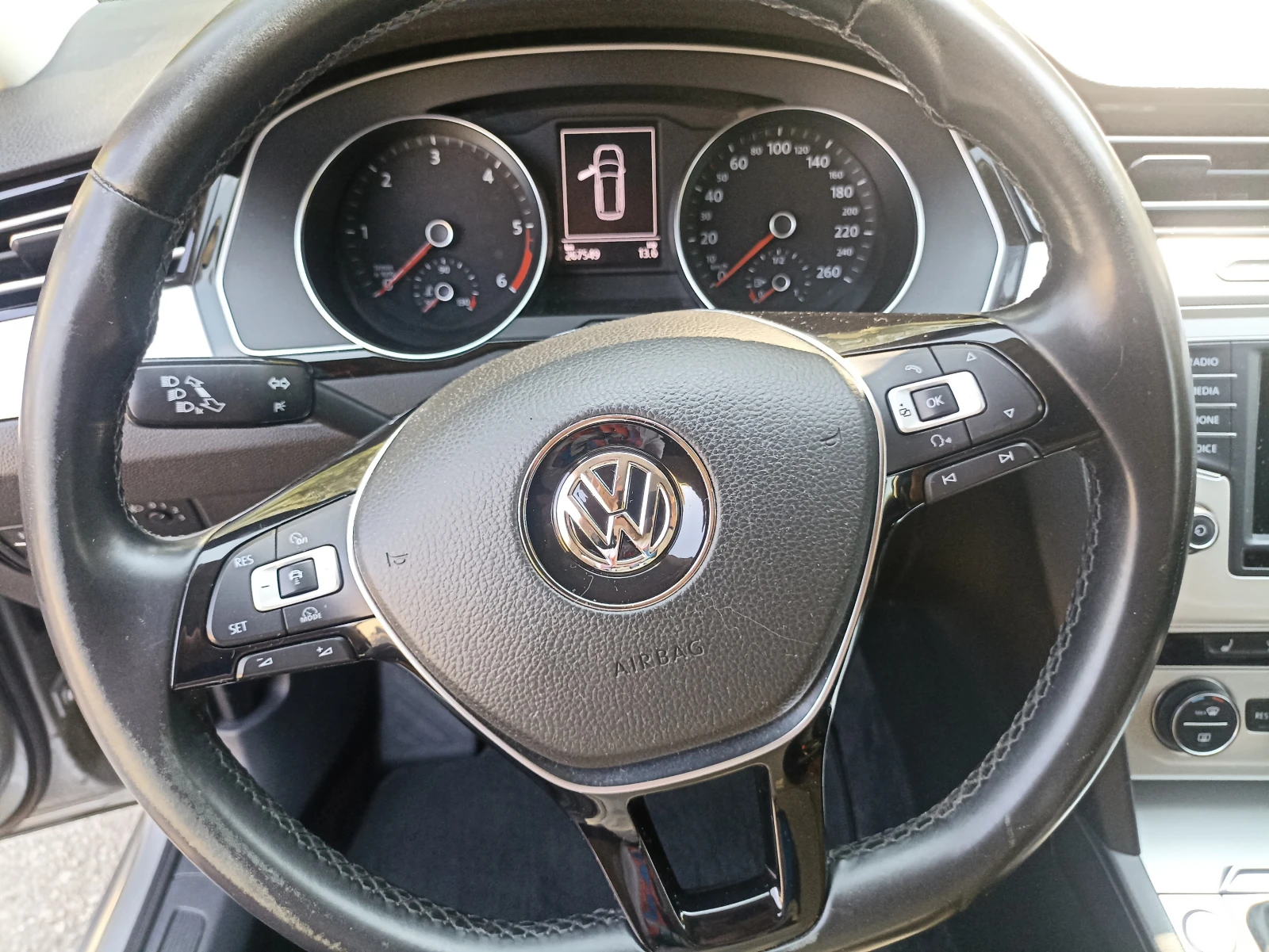 VW Passat TDI, снимка 16 - Автомобили и джипове - 55752632