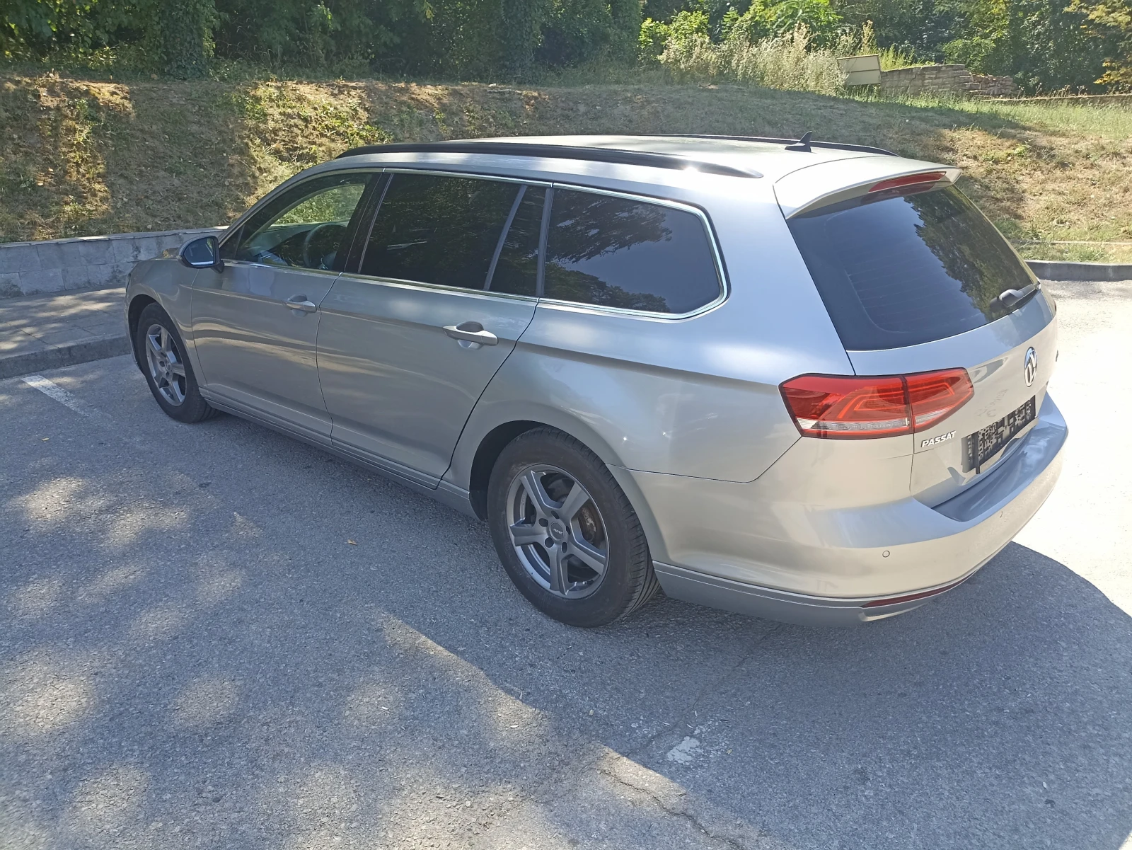 VW Passat TDI, снимка 5 - Автомобили и джипове - 55752632