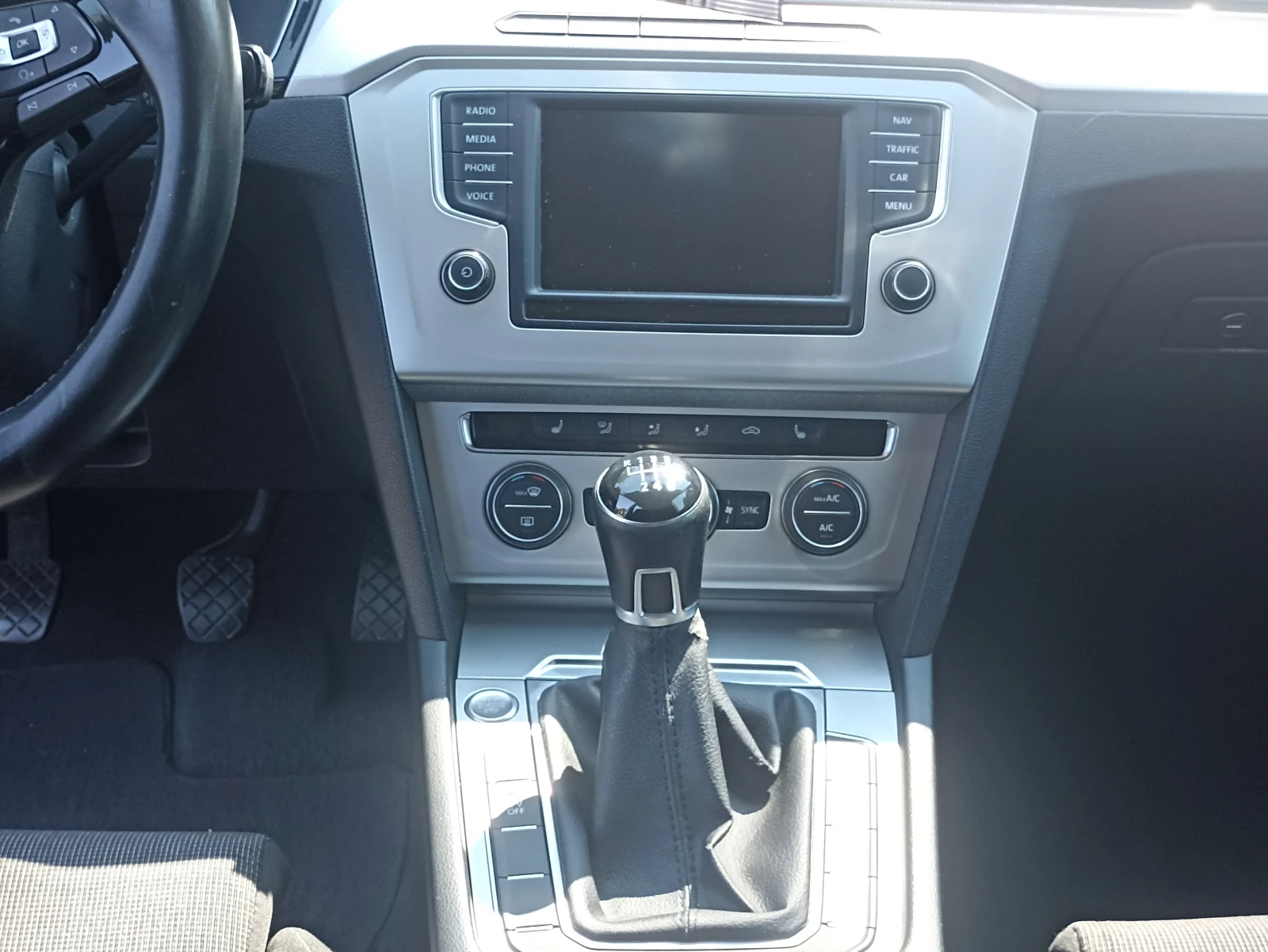 VW Passat TDI, снимка 13 - Автомобили и джипове - 55752632