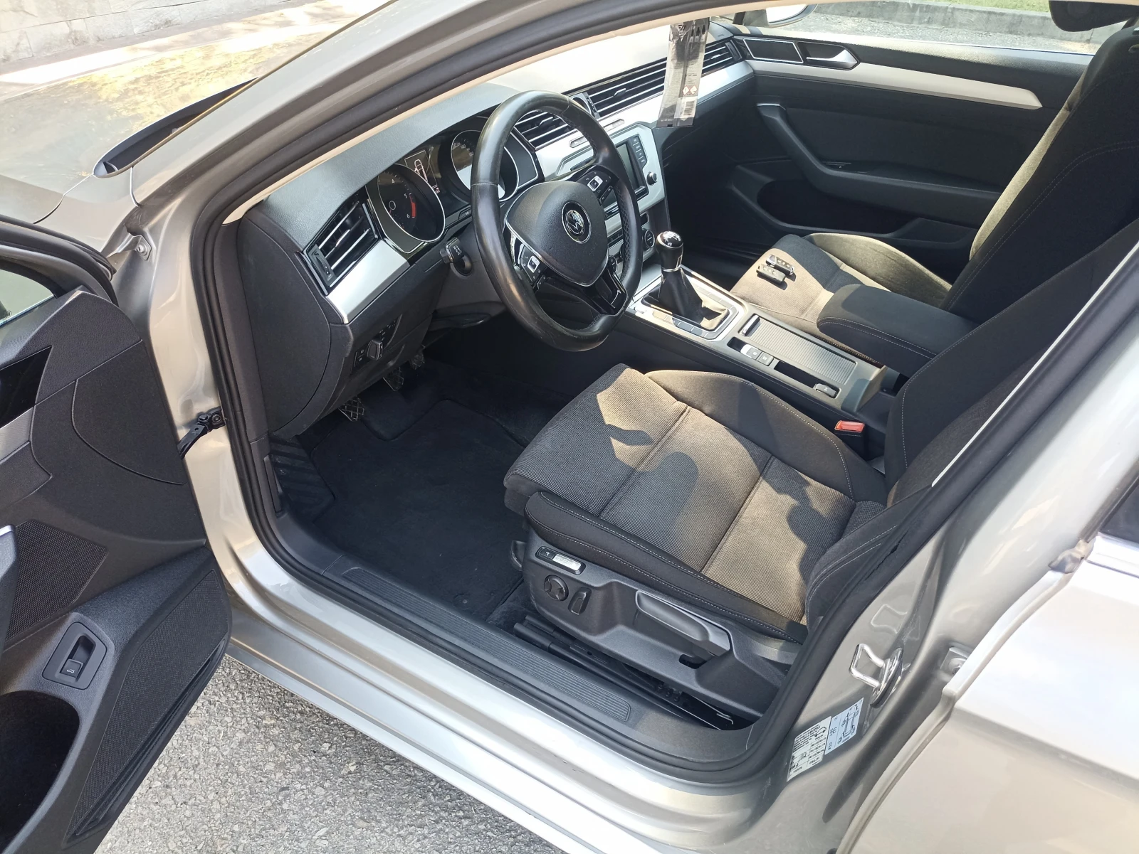 VW Passat TDI, снимка 8 - Автомобили и джипове - 55752632