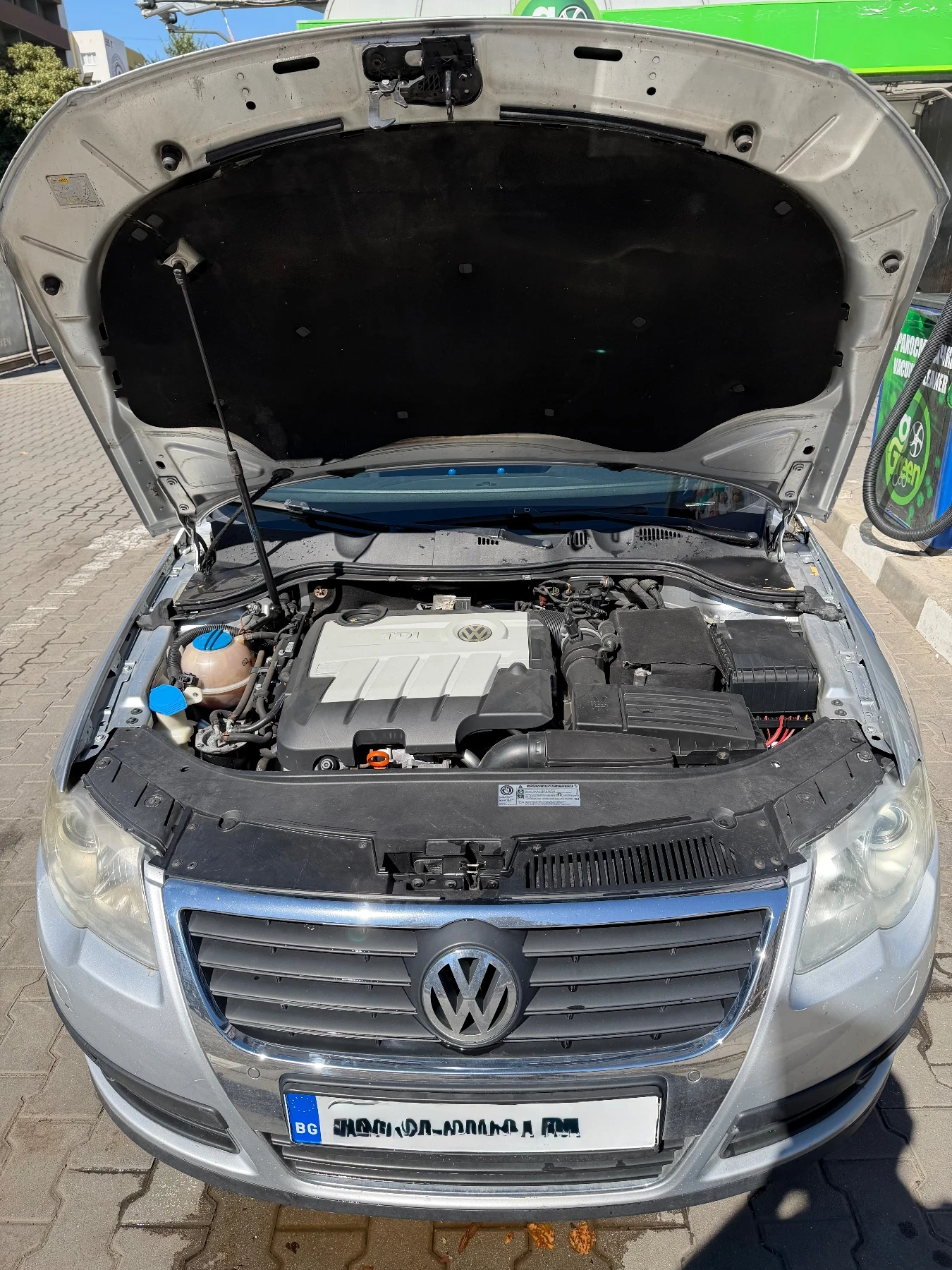 VW Passat 2.0 TDI, снимка 8 - Автомобили и джипове - 56076965