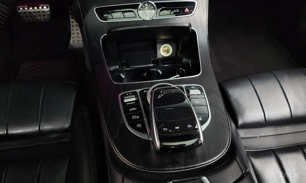 Mercedes-Benz E 220 * COUPE * ЦЕНА ДО БЪЛГАРИЯ * , снимка 9 - Автомобили и джипове - 56084345
