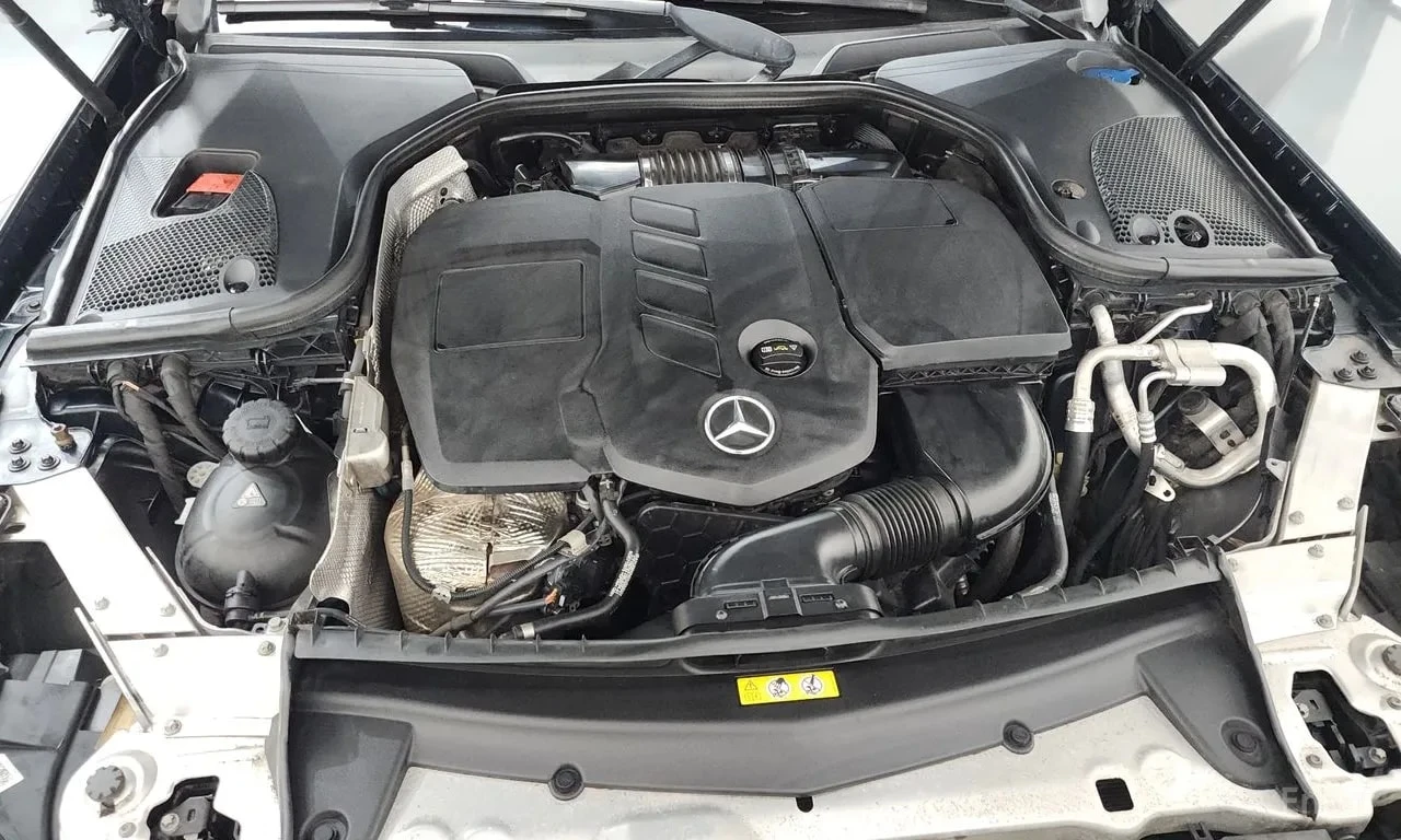 Mercedes-Benz E 220 * COUPE * ЦЕНА ДО БЪЛГАРИЯ * , снимка 6 - Автомобили и джипове - 56084345