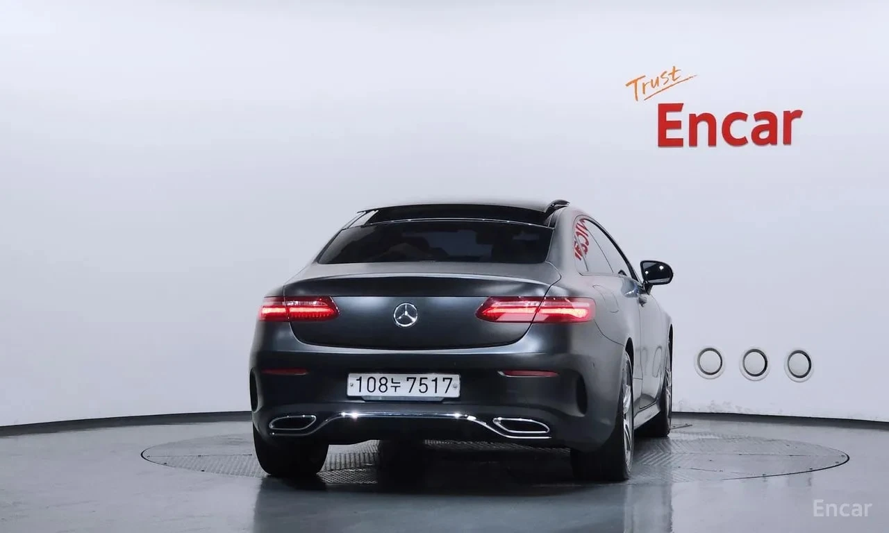 Mercedes-Benz E 220 * COUPE * ЦЕНА ДО БЪЛГАРИЯ * , снимка 4 - Автомобили и джипове - 56084345