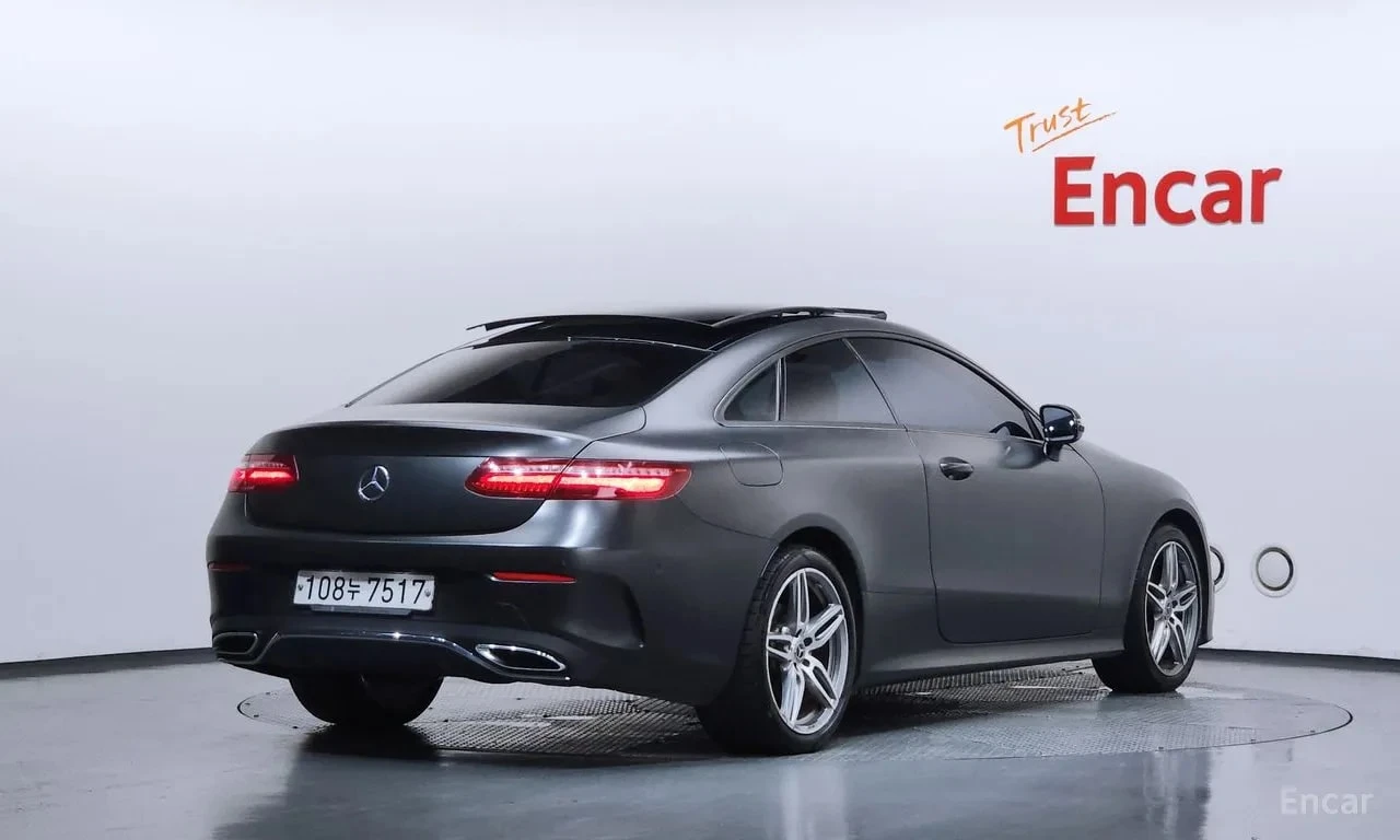 Mercedes-Benz E 220 * COUPE * ЦЕНА ДО БЪЛГАРИЯ * , снимка 2 - Автомобили и джипове - 56084345