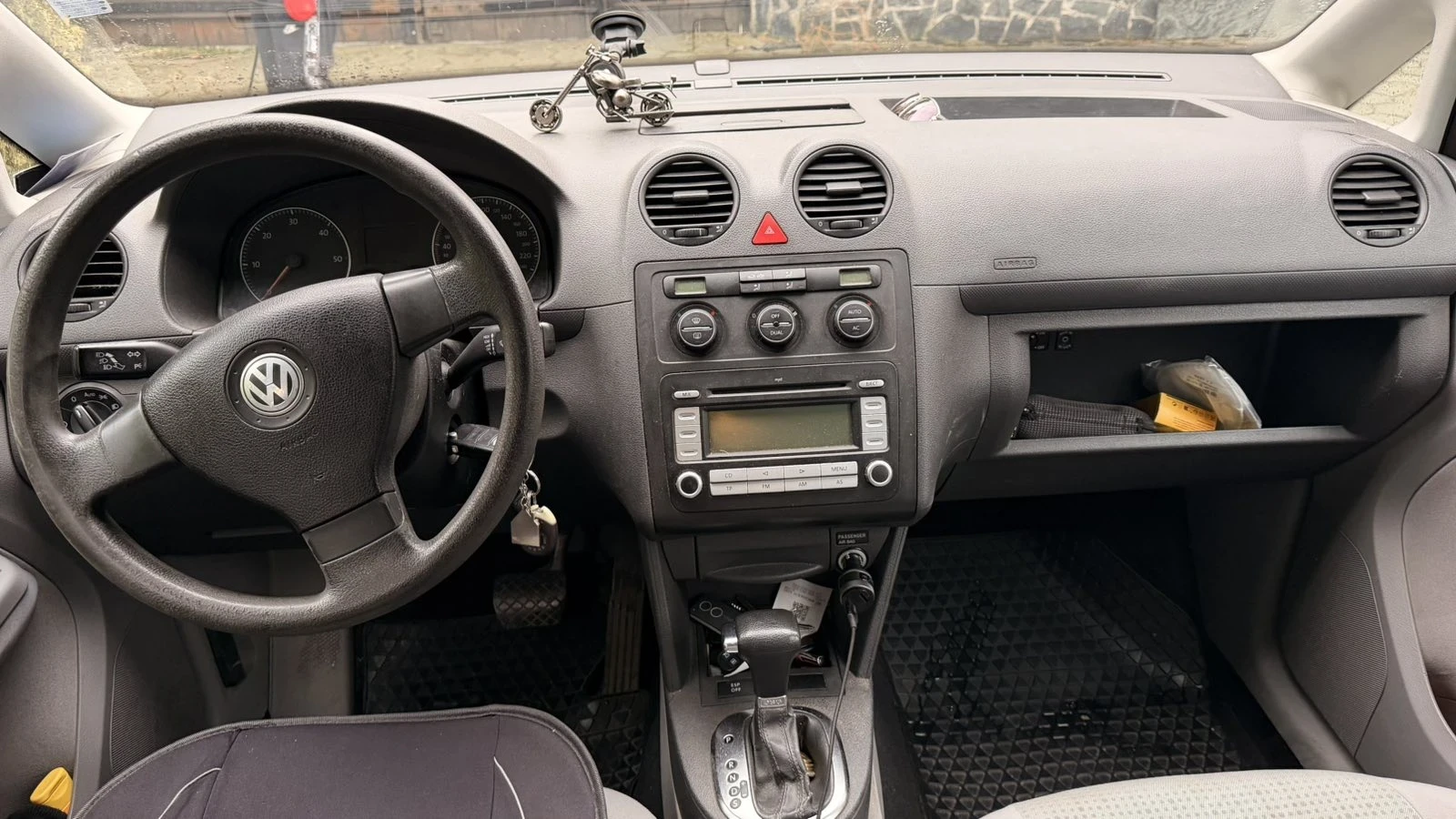 VW Caddy, снимка 5 - Автомобили и джипове - 56508697