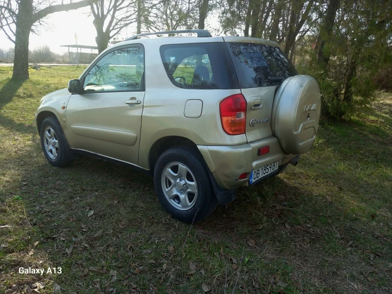 Toyota Rav4 1.8i, снимка 4 - Автомобили и джипове - 49432366