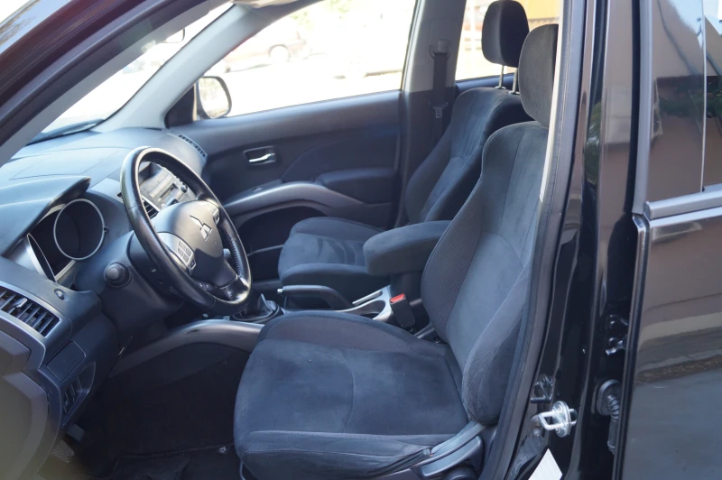 Mitsubishi Outlander 2.4i, снимка 9 - Автомобили и джипове - 50909034