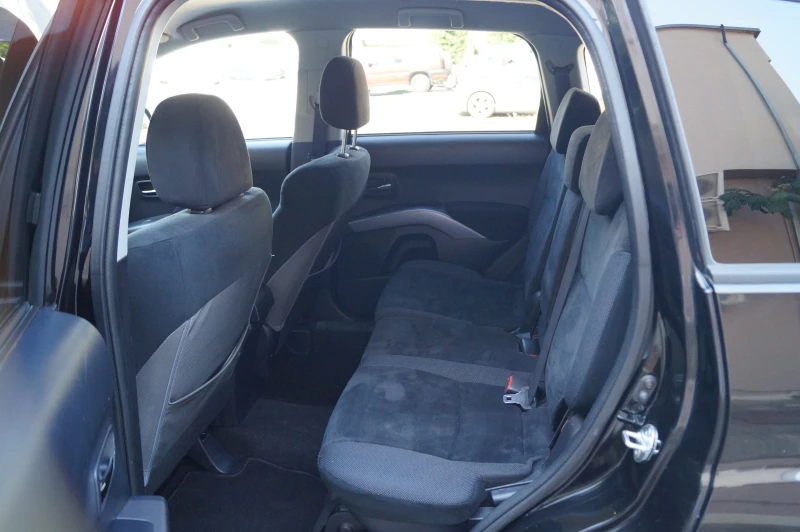 Mitsubishi Outlander 2.4i, снимка 10 - Автомобили и джипове - 50909034