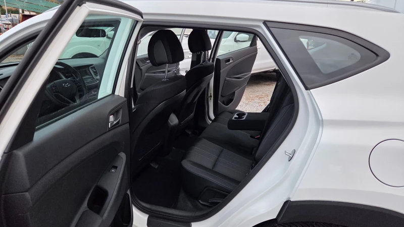 Hyundai Tucson 1.7 CRDi EUR.6B, снимка 11 - Автомобили и джипове - 52335236