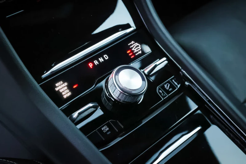 Jeep Grand cherokee 3.6 Overland 4WD, снимка 8 - Автомобили и джипове - 53328066