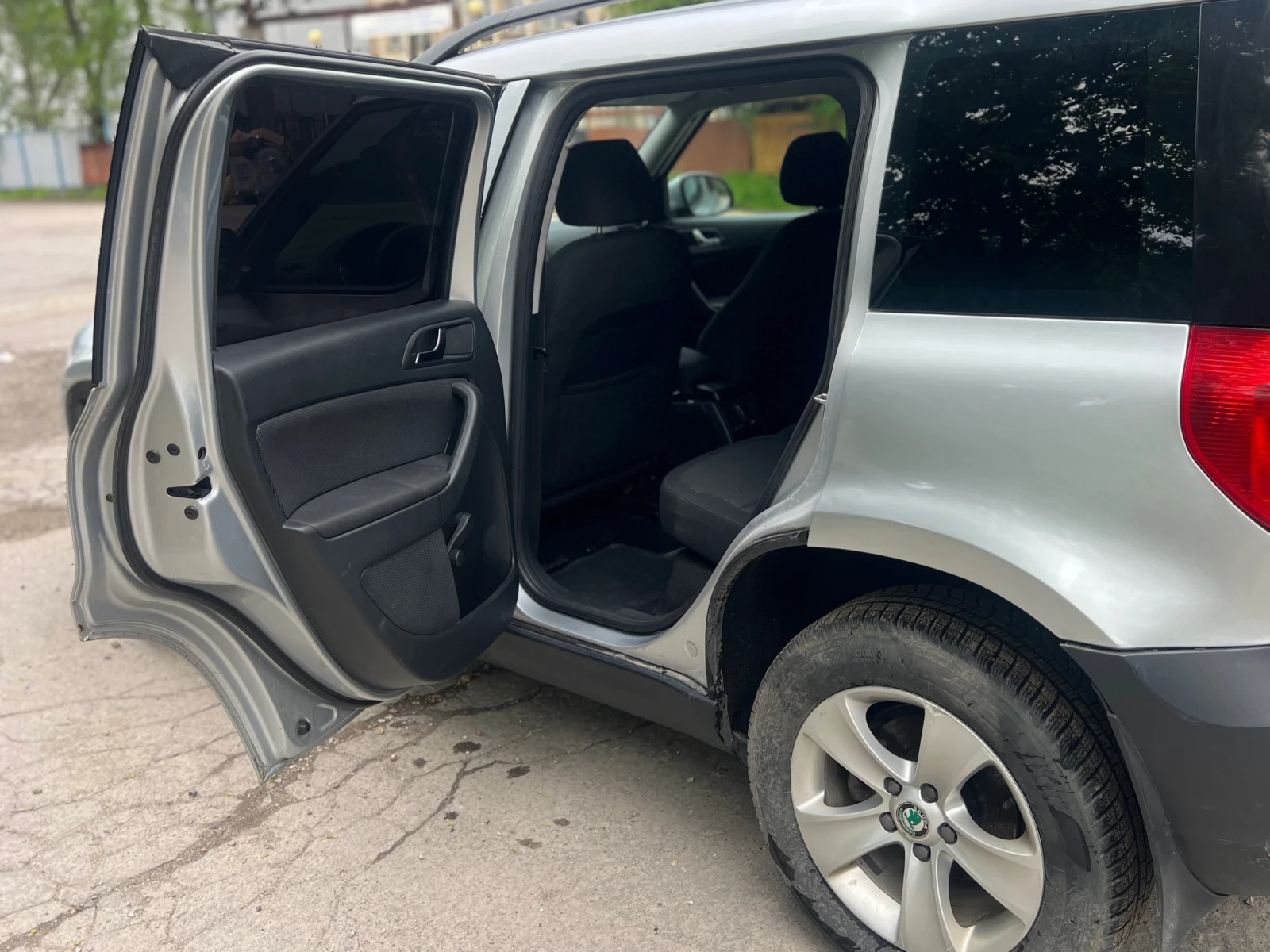 Skoda Yeti 4x4* TDI* 6 скорости - изображение 7