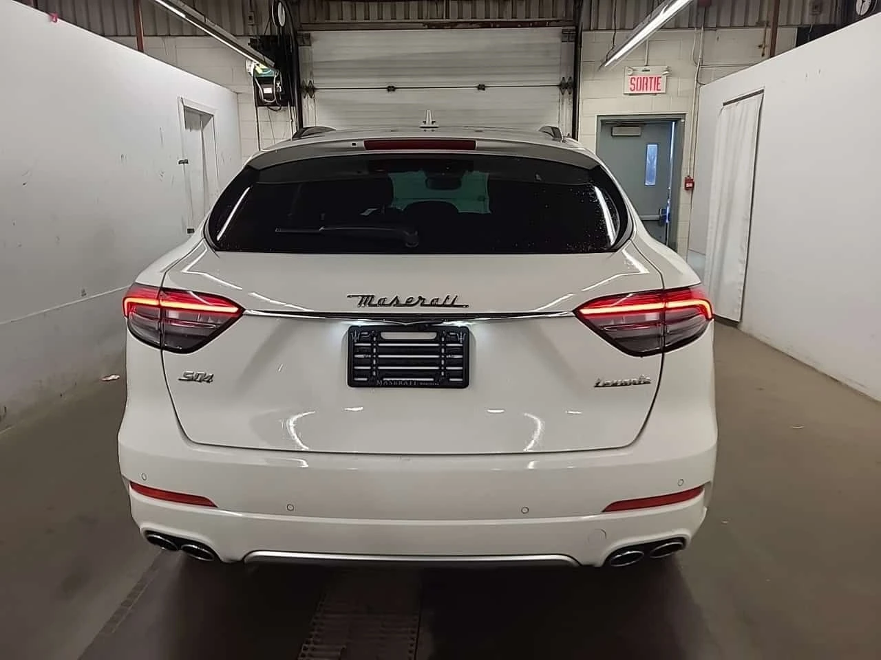 Maserati Levante * S GRANLUSSO * CARFAX * 2 КЛЮЧА * PANO *  - изображение 7