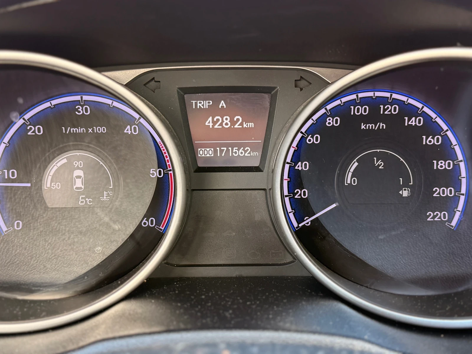 Hyundai IX35 136CRDI Start Stop 4х4 FULL, снимка 9 - Автомобили и джипове - 53741059