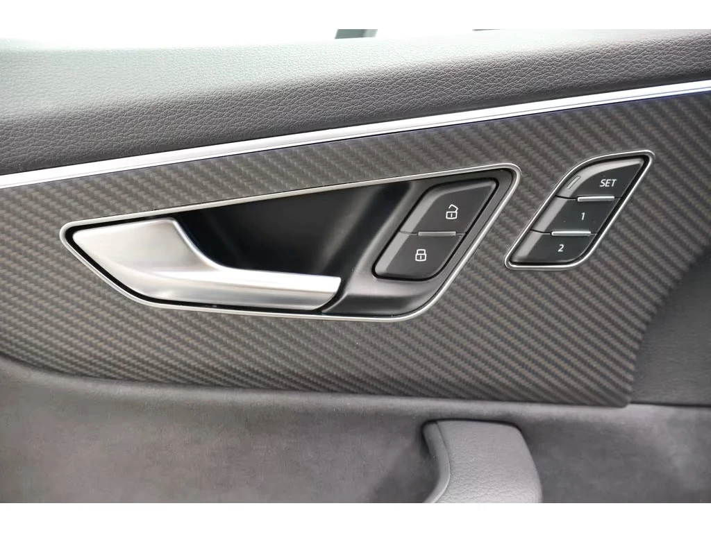 Audi Q7 FACELIFT* 3XS-LINE* RS* OLED LIGHTS* PANO* 360* , снимка 11 - Автомобили и джипове - 53769548