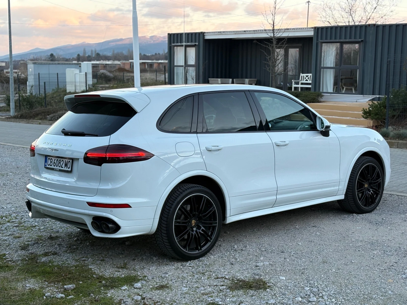 Porsche Cayenne 3.0D Platinum Edition GTS Pack, снимка 3 - Автомобили и джипове - 55025037