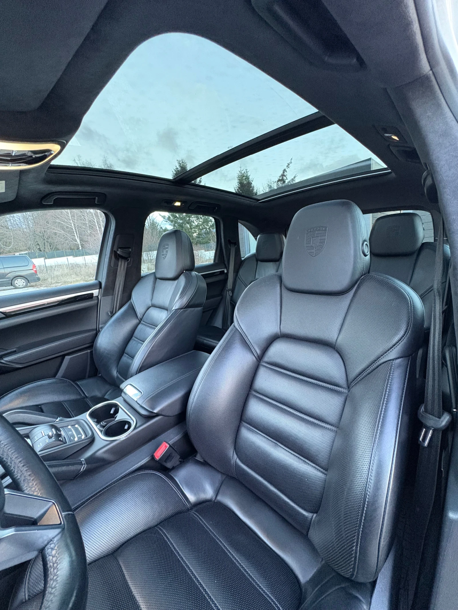 Porsche Cayenne 3.0D Platinum Edition GTS Pack, снимка 8 - Автомобили и джипове - 55025037