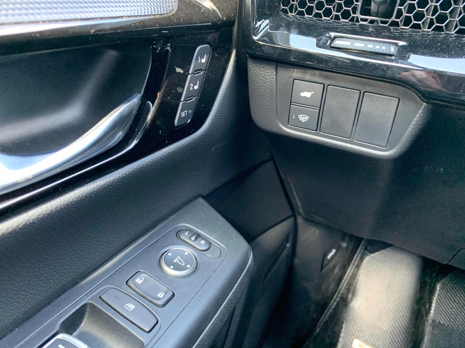 Honda Cr-v HYBRID TOURING/Keyless/ПАНОРАМА/CARFAX, снимка 12 - Автомобили и джипове - 55157791
